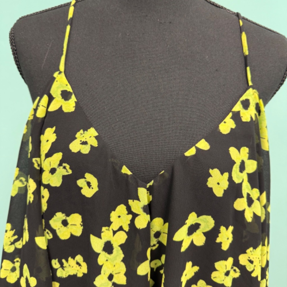 Wayf floral dress in citron flowers size M. - Picture 3 of 5